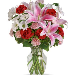 It's easy to say 'I Love You' with this heavenly bouquet of Oriental lilies