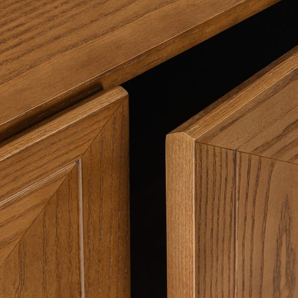 feature:Adjustable Shelves