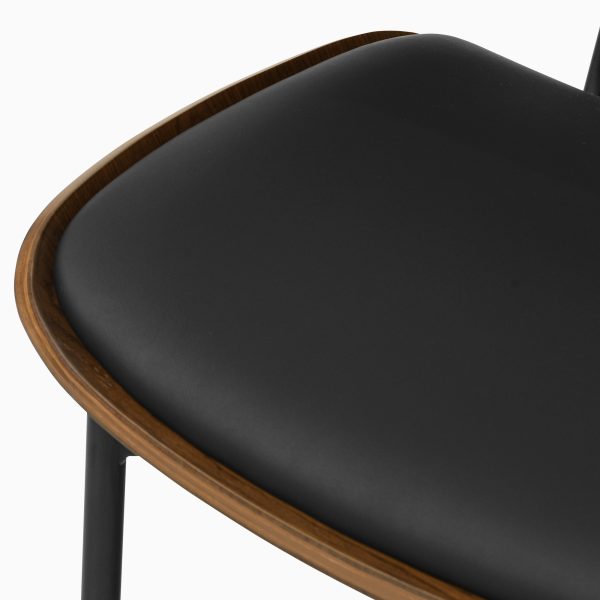 frame material:Plywood
