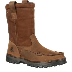 <p>The RockyÂ® Outback GORE-TEXÂ® Waterproof Wellington Moc Toe Boot is a comfortable pull-on boot that mixes casual style with the features you expect in an outdoor boot : waterproofing and great traction.</p><p>Just because youâre ready to slip into a menâs casual shoe