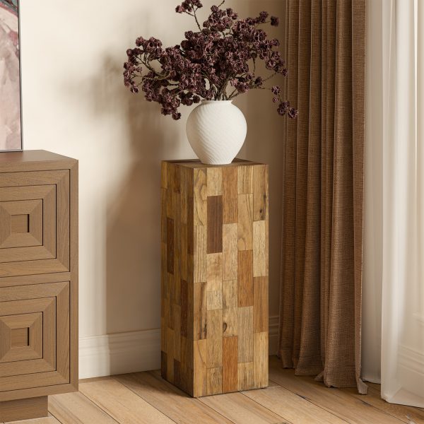 its minimalist square silhouette blends rustic charm and contemporary design.color:Natural