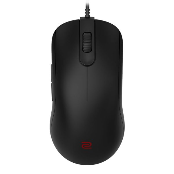 Symmetrical low profile design provides more space between palm and hump
