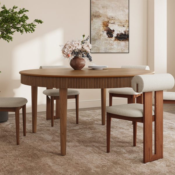 this table adds a touch of classic charm.color:Brown
