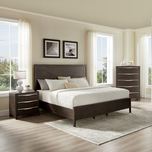 a stunning piece of furniture crafted with oak veneer. This bed frame is made of solid wood