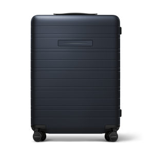 Order H6 Essential – high-performance check-in luggage with sleek design and long-lasting materials. ✓ Lifetime warranty