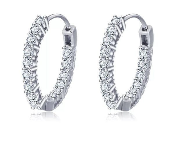 * 18kt Gold Plated Over Brass Metal* Triple AAA Cubic Zirconia Stones* Looks Great* 15mm Round