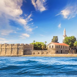 Cheap flight from London to Larnaca with Gotogate UK.