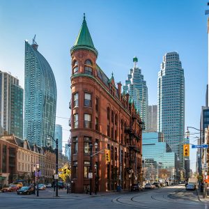Cheap flight from London to Toronto with Gotogate UK.
