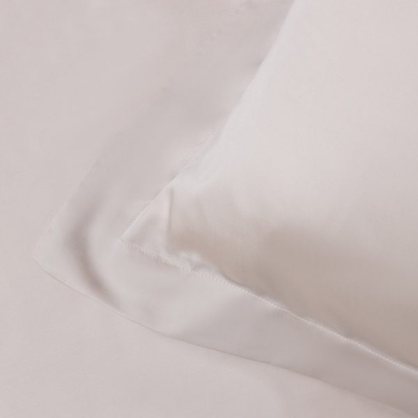 Osteopath Recommended. "I have searched for a long time for the right pillow. As an Osteopath this ticks every box and has helped my neck pain. I shall recommend this to my patients. Excellent product and eco friendly." - Wendy Hounsfield. Description. Enough pillow talk - it's time to get serious about pillows.... Ridiculously good sleep starts with amazing pillows.. Better sleep coming your way.. Bundle Includes:. 2 x Eucalyptus Silk Pillowcases. 2 x Eucalyptus Silk Pillows. 2 x Pillow Protectors. *All sizes are UK standard sizes with deep fitting Fitted Sheet*. *Super King & Emperor sizes include 50x90cm Pillow options*. Have you tried our sheets yet?. If not