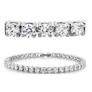 This stunning tennis bracelet is sure to impress! The bracelet holds 40 carats of stunning round Cubic Zirconium gemstones set into 18k white gold plated metal.* 18k white gold plated* Comfort fit* Smooth fit* Thickness: 4mm* 8 inches in length