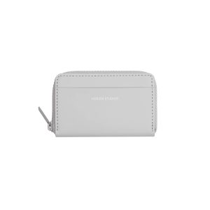 Order the Horizn Studios Wallet – an essential companion crafted for lasting style. Keep your cards and cash perfectly organised in a slim
