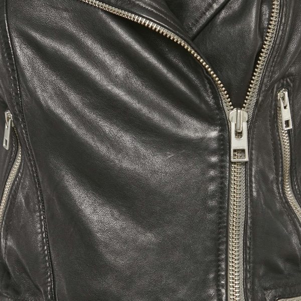 and snap buttons give the jacket its signature edge.