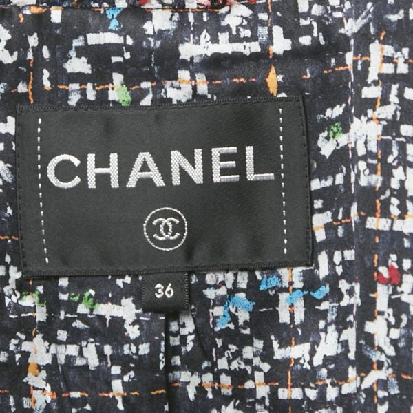 each detail echoing the house’s signature craftsmanship.
