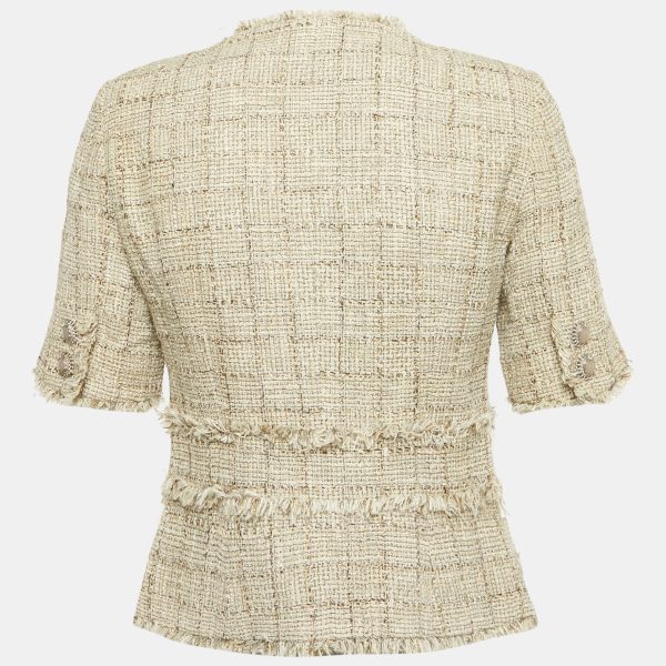 finished with signature raw edge trims and pretty buttons. Soft and comfy