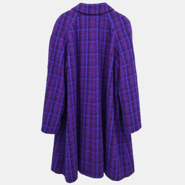 moody purple — a tone that reads both classic and avant garde. It’s the kind of vintage that doesn’t age — it evolves.