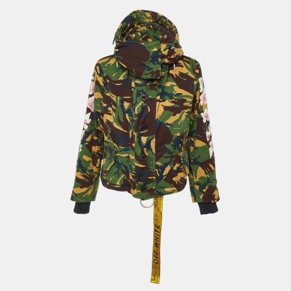 An Off White jacket that blends contrasts: streetwear edge with the softness of blossoms. Perfect for city walks