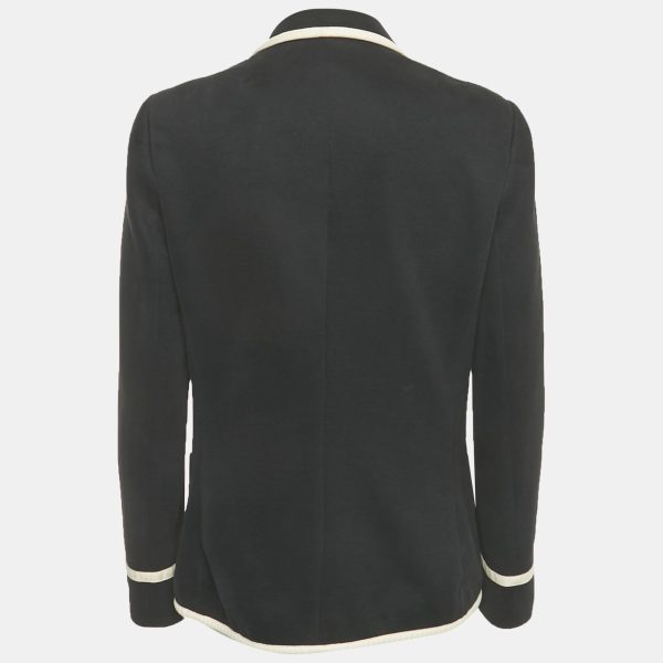 this Polo Ralph Lauren blazer features subtle logo embroidery. Smart yet versatile